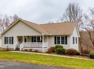 34 Grassy Meadow Dr, Candler, NC 28715