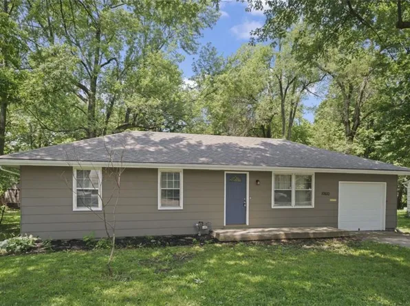10610 Oakland Ave, Kansas City, MO 64134