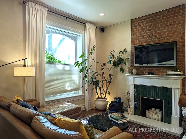 2753 Champa St — Photo 37