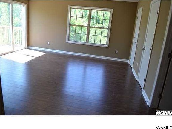 5th image of 4610 1st Pl NE