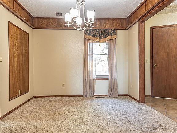 4th image of 14437 W Wilshire Blvd