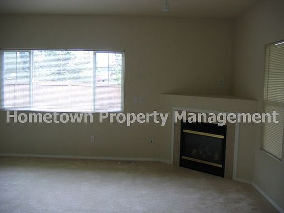 5th image of 302 Yauger Way NW Unit 101