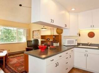 6313 Sand Point Way NE #E9, Seattle, WA 98115