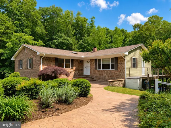 24940 Gallant Man Dr, Hollywood, MD 20636