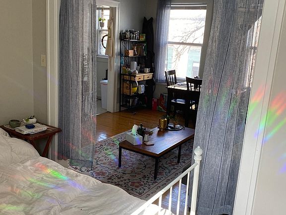 2nd image of 1564 Selby Ave APT 7