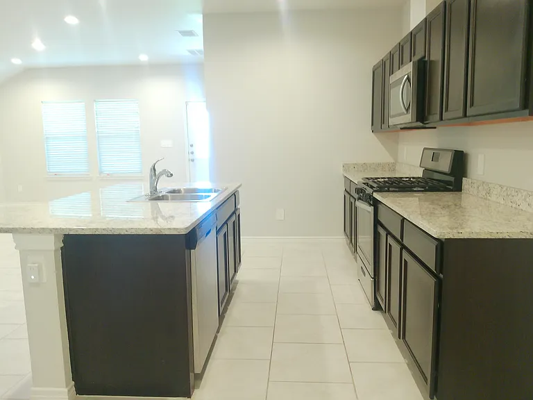 2306 Tranquil Ln — Photo 3