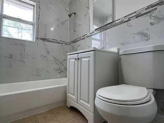 2nd image of 394 Stuyvesant Ave #20