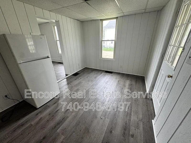 Building Photo - 518 Maple Ave