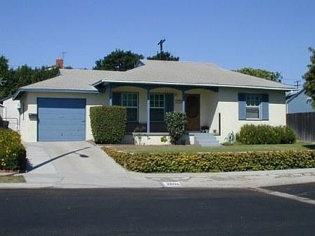 4th image of 23333 Falena Ave