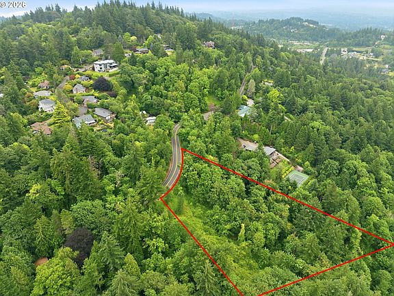 3rd image of 875 NW Skyline Blvd