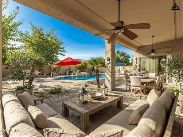 17923 W ECHO Lane, Waddell, AZ 85355