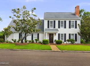 8 Spring Lake Point, Pearl, MS 39208