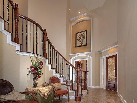 5th image of 70 N Veilwood Cir