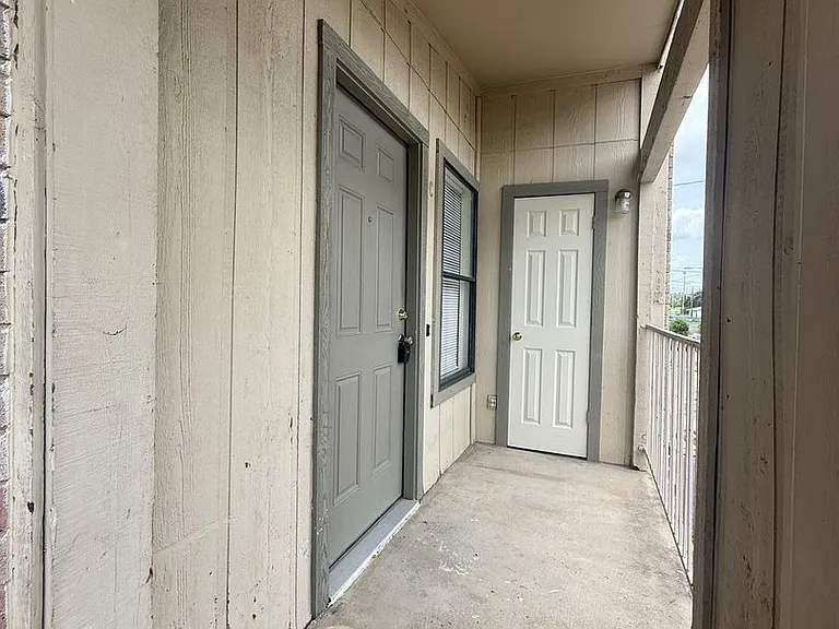 5501 Rose Hill Cir — Photo 3