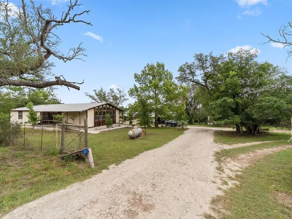 305 Silver Hills Rd, Kerrville, TX 78028