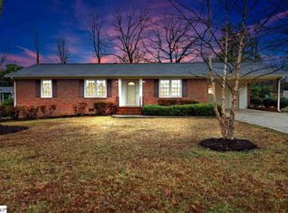 11 Lynn Dr, Taylors, SC 29687
