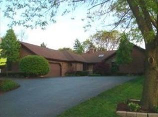 838 Red Stable Way, Oak Brook, IL 60523