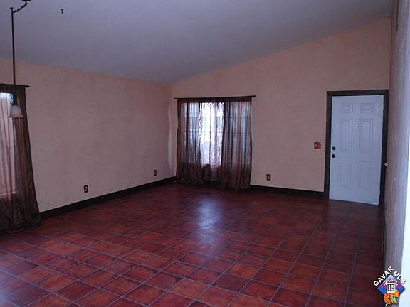 3rd image of 4034 Elwood Ave