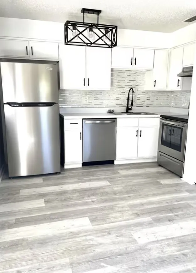 2 bed, 1.0 bath, 770 sqft, $1,550 — Photo 2