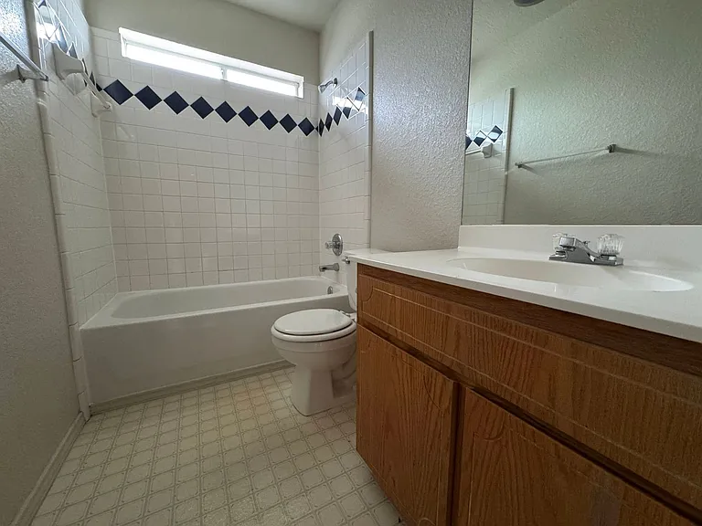 3203 Toledo Dr — Photo 14