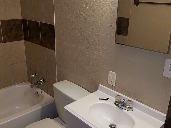 4th image of 611 Wesley Ave