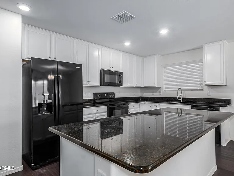 1749 E Chanute Pass — Photo 2