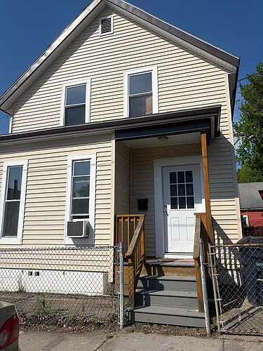 31 Hanover St #B Photo 1