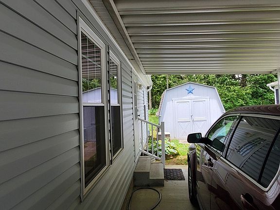 3rd image of 5074 Sandstone Cir