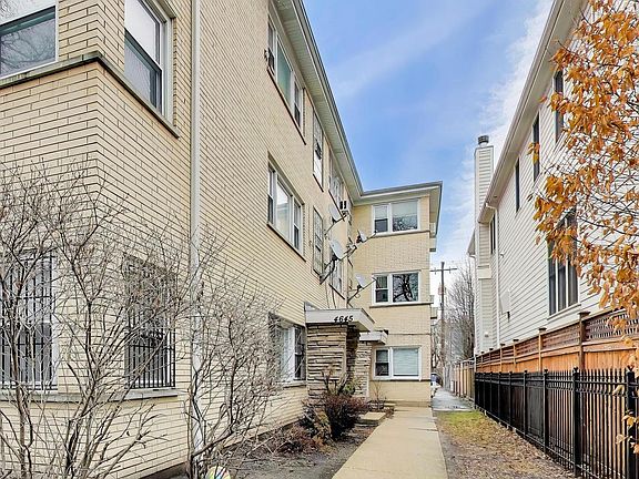 3rd image of 4645 N Hermitage Ave APT 2M