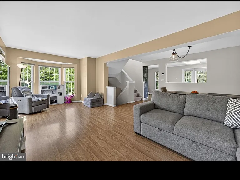 9320 Garst Dr — Photo 12