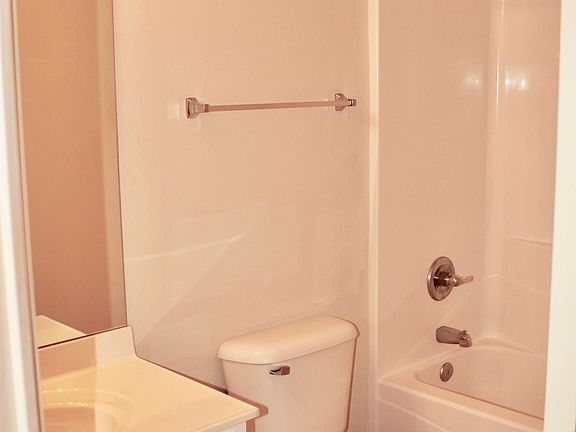 5th image of 14252 Redick Ave
