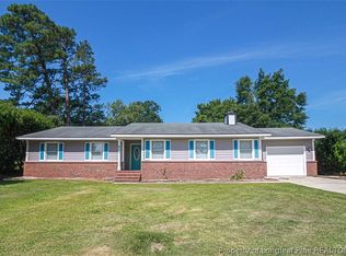 932 Brookridge Dr, Fayetteville, NC 28314