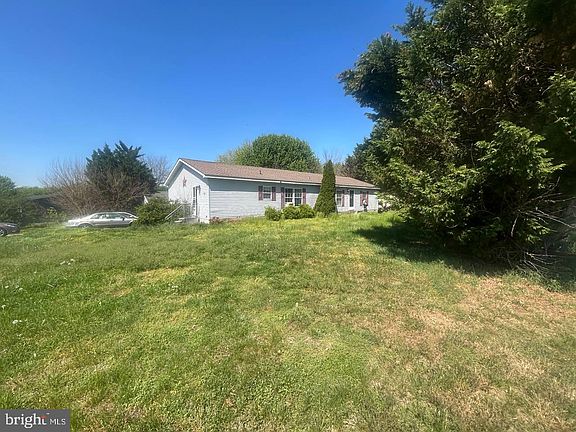 3rd image of 3701 Barclay Rd