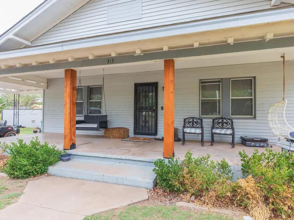 313 High St, Claude, TX 79019
