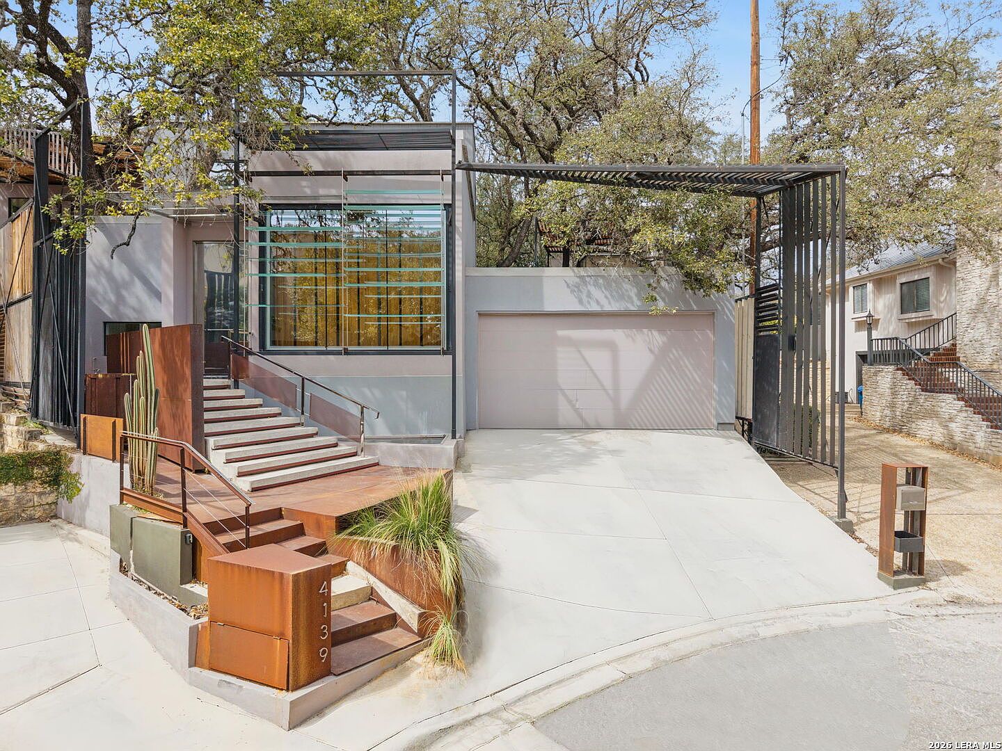 4139 Cliff Oaks