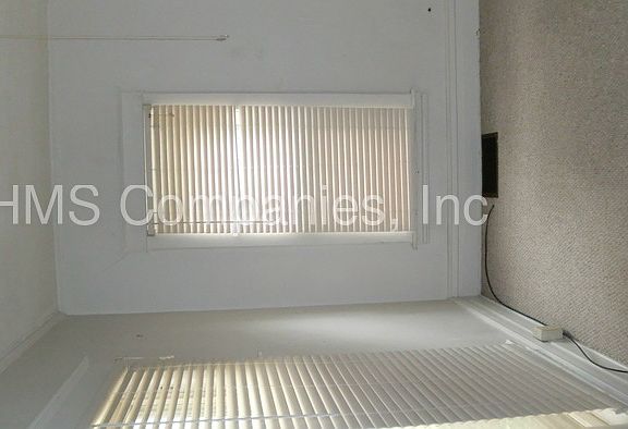 5th image of 603 W Vine St APT 2