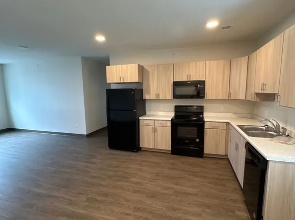 1925 N Redding Ave, Windom, MN