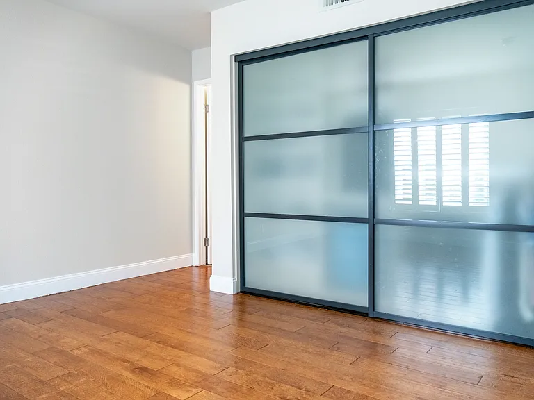 6638 Clybourn Ave — Photo 19