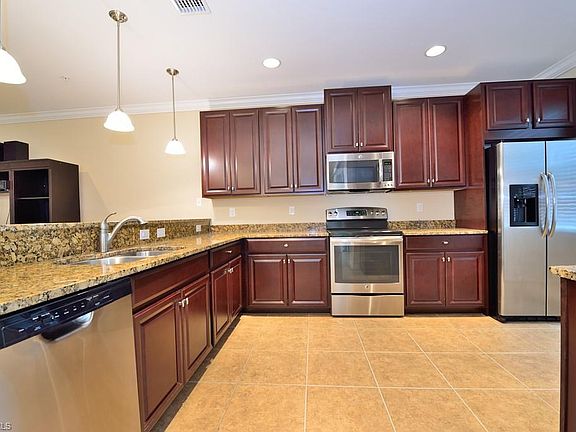 4th image of 23450 Alamanda Dr Unit 102
