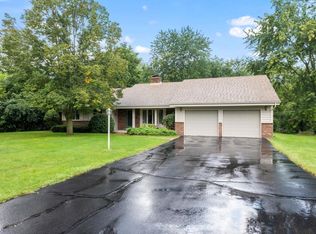 138 Greshell Ln, Racine, WI 53406