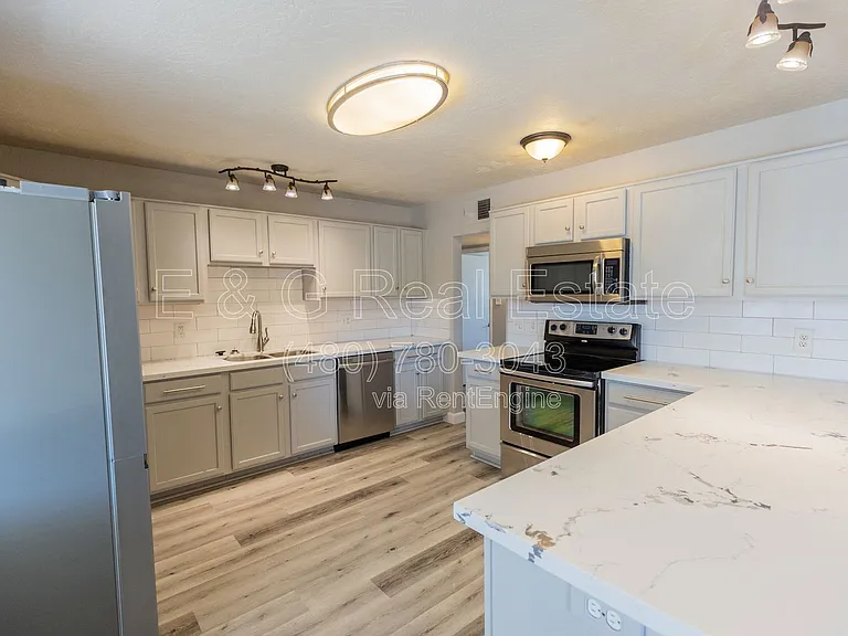 1305 W Laird St — Photo 7