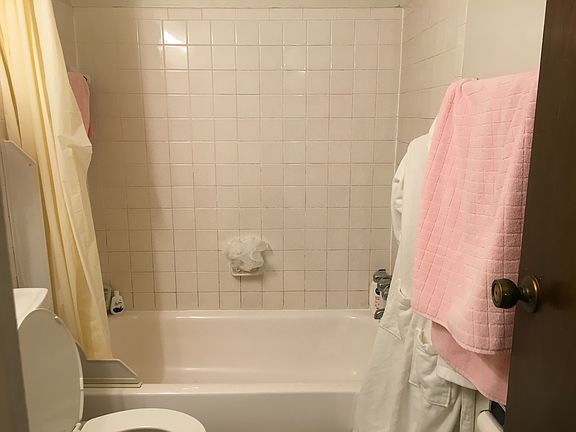 4th image of 19 27th Ave SE APT 203