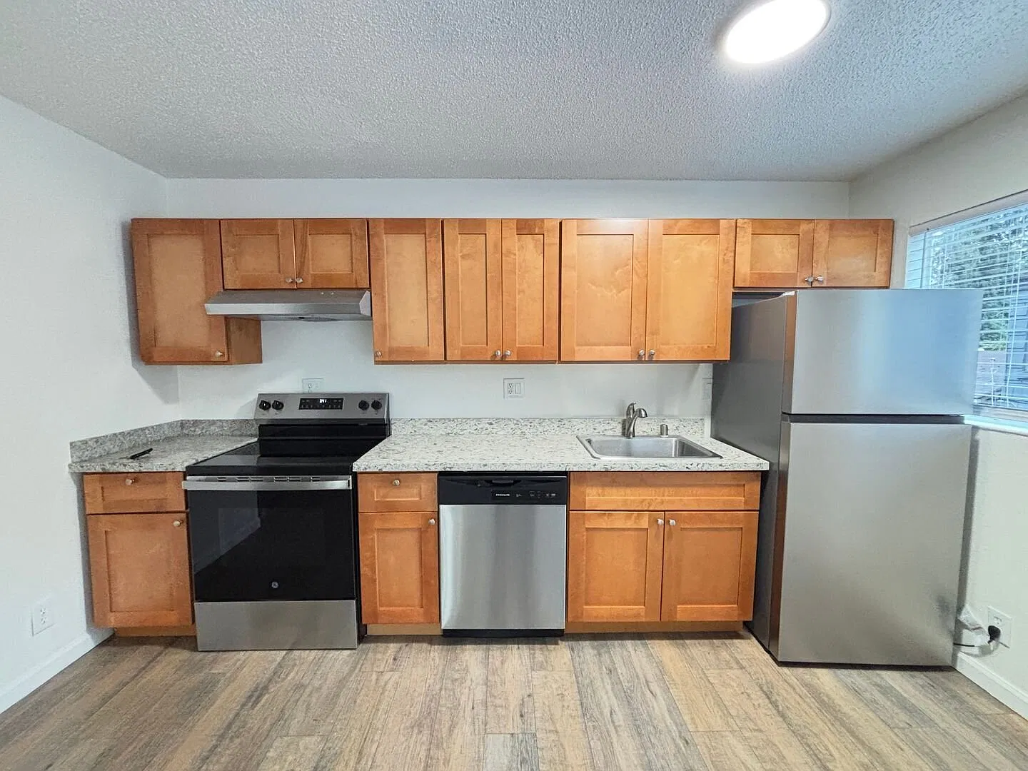 Large remodeled two bedroom in great location! — Photo 2