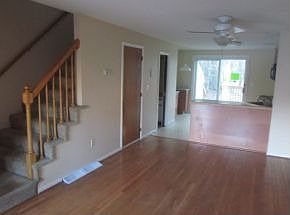 5th image of 814 Fox Hollow Dr