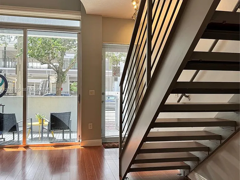 3339 Virginia St #105 — Photo 5