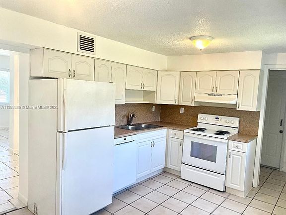 5th image of 14750 Lincoln Dr
