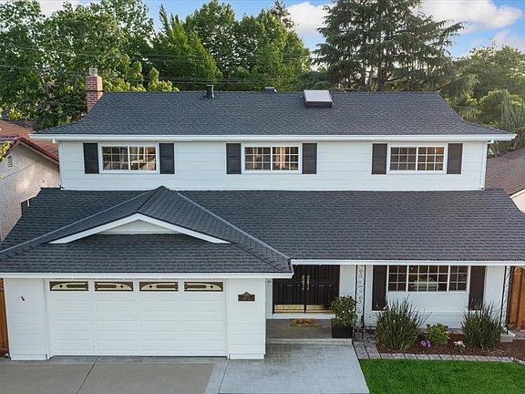 2nd image of 1479 Hervey Ln