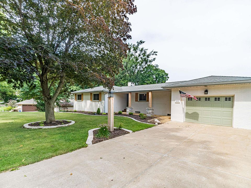 1121 Fondulac Dr, East Peoria, IL 61611 Zillow