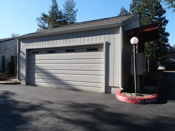 4027 Hollow Wood Ct, Carmichael, CA 95608