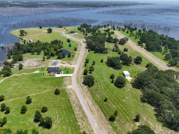 370 Shoreline Dr, Dodd City, TX 75438
